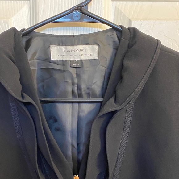 Elegant Black Women's Blazer - Picture 6 of 16